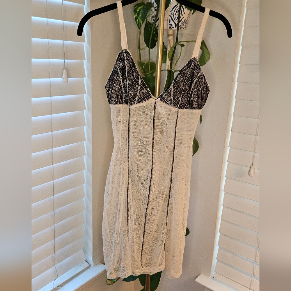 Jennifer Lopez Black and Cream Lace Chemise